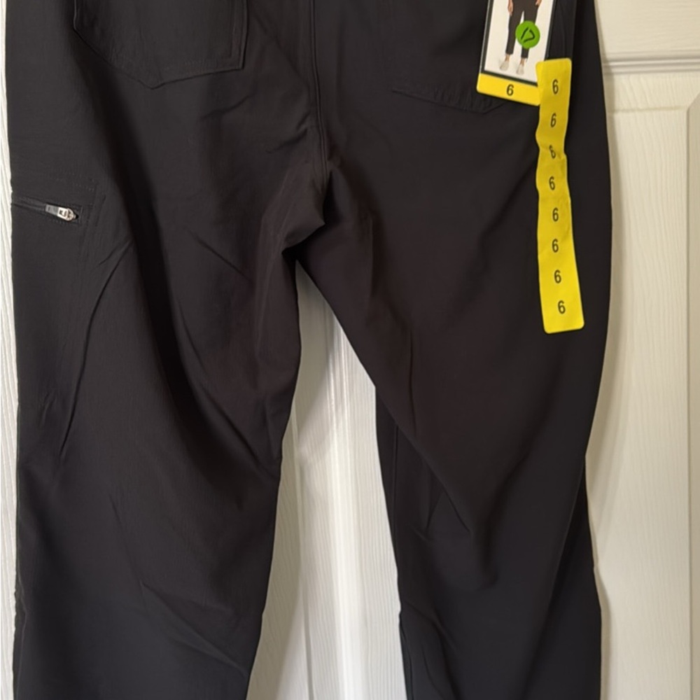 Eddie Bauer Black Capris Sleek Performance Design